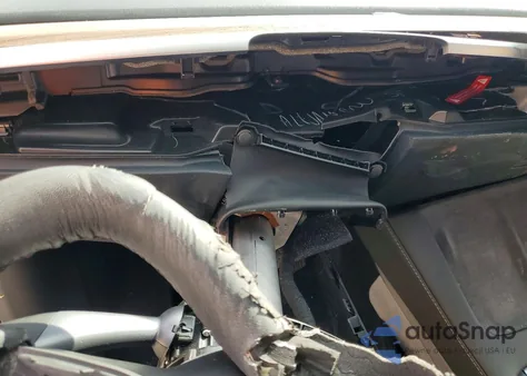 2023 Tesla Model Y z USA, uszkodzony, nr VIN 7SAYGDEE8PF668704